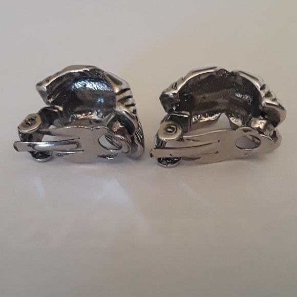 Clip Earrings - Picture 2 of 3